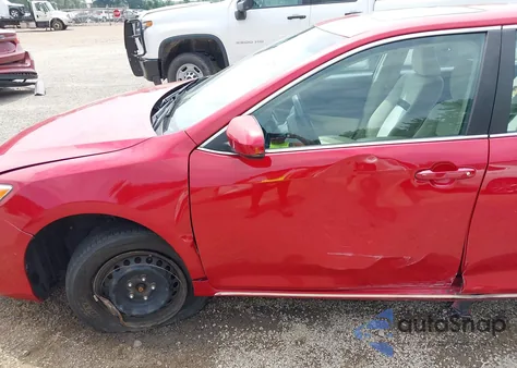 2012 Toyota Camry Le z USA, uszkodzony, nr VIN 4T1BF1FK3CU505982